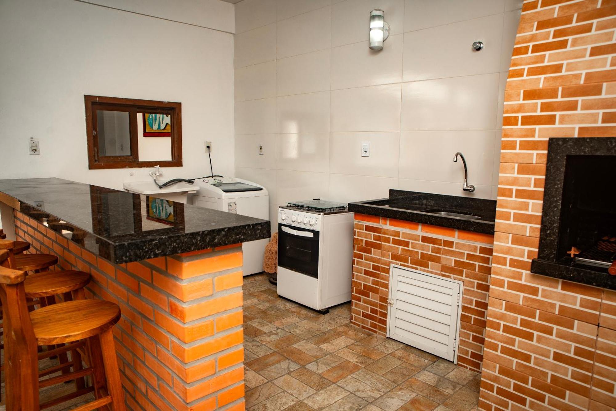 SUA CASA DE FÉRIAS 5 MINUTOS a pé do BETO CARRERO! Penha  Exterior foto